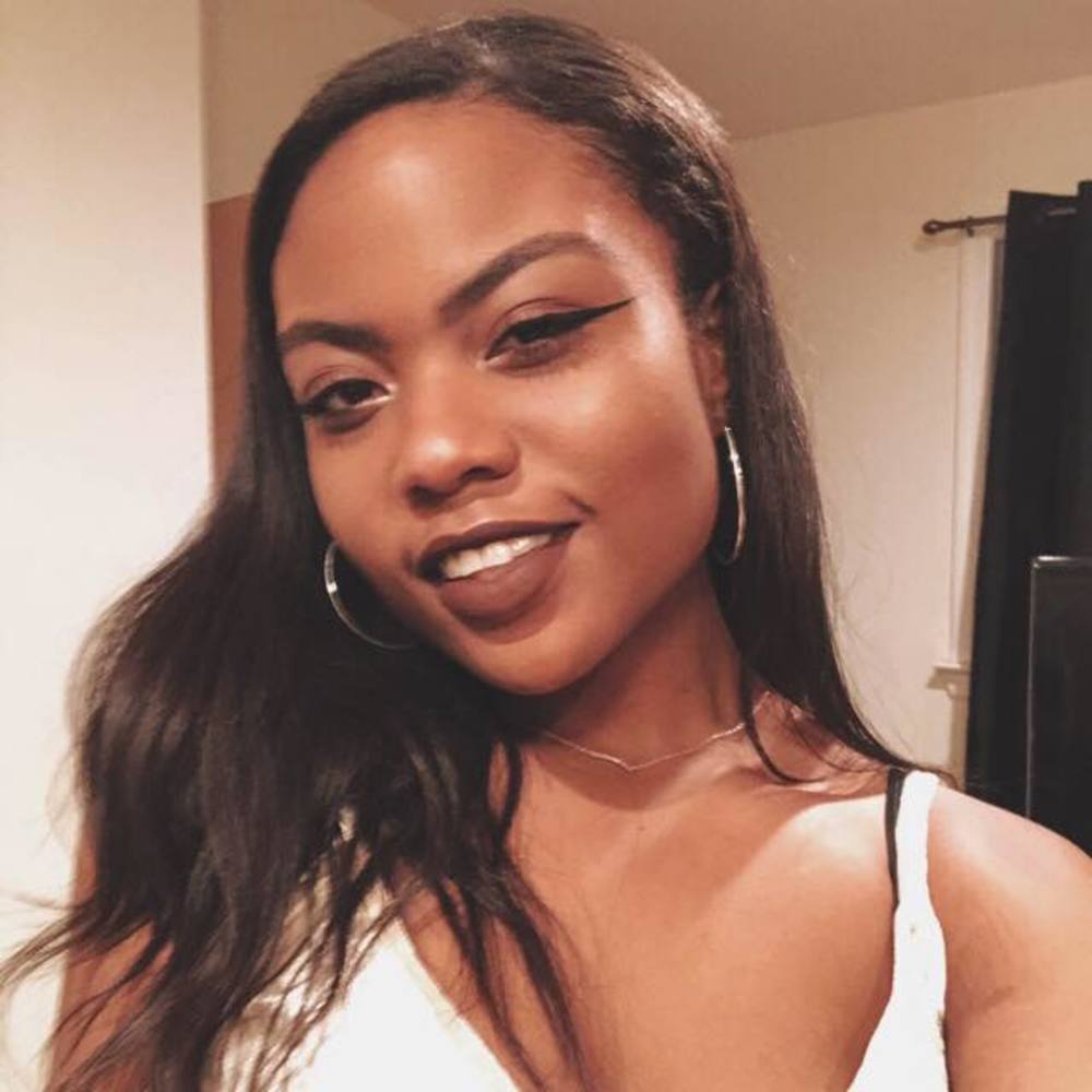 Meet your Posher, Danielle